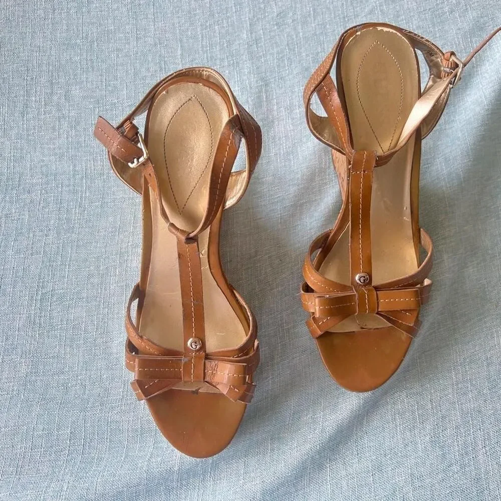 Guess Women's Brown and Tan Sandals